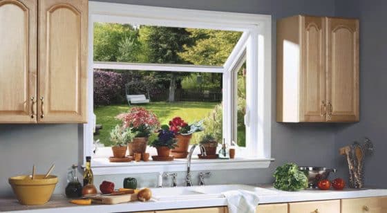 Дизайн белого садового окна на кухне