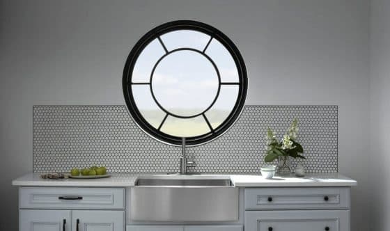 Дизайн круглого окна для кухни в морском стиле