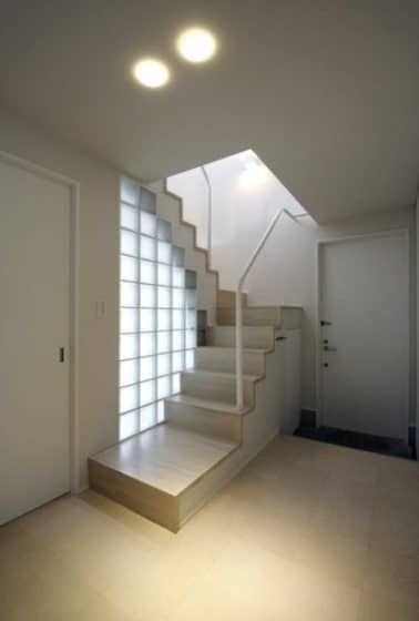 дизайн лестницы из стеклоблоков