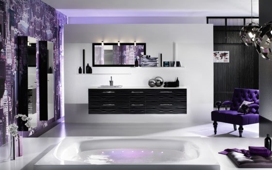 Декор ванной комнаты с долей фиолетового искусства