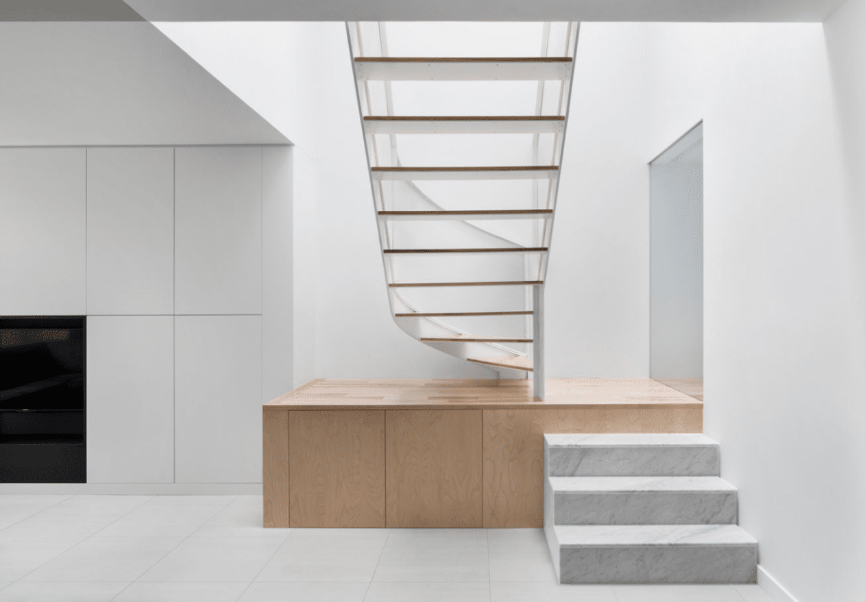 Дизайн авангардной деревянной лестницы