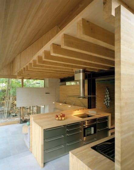 деревянная деревенская кухня