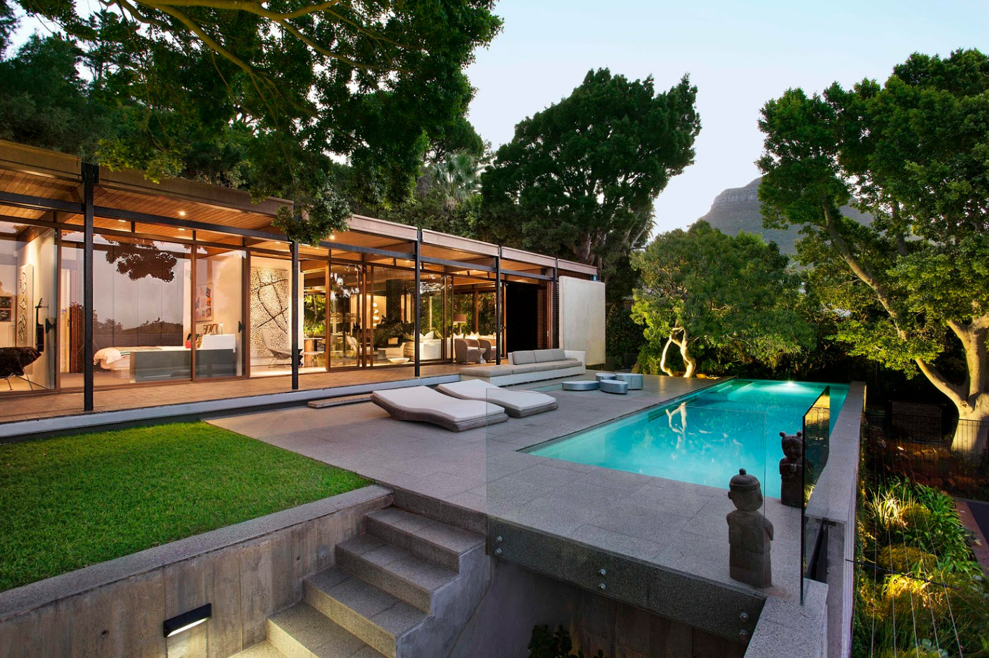 Современный дизайн загородного дома с бассейном