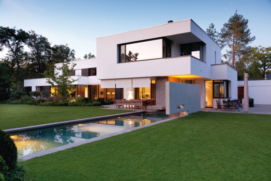 Эксклюзивный дизайн современного дома с бассейном