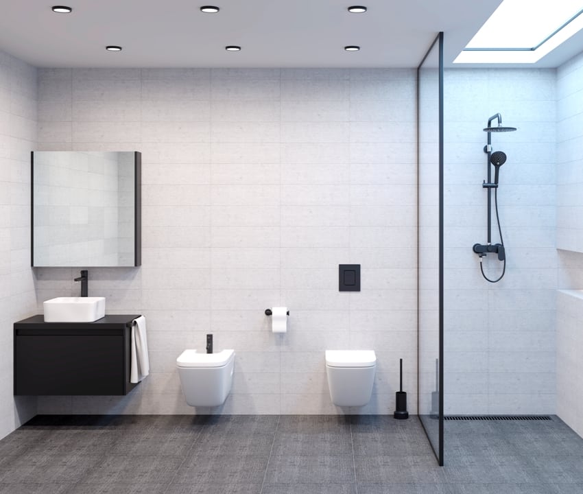 минималистская современная светлая душевая с душем, туалетом, биде и умывальником с зеркалом