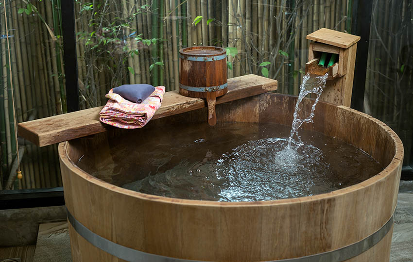 Японская ванна из дерева