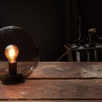 Путешествие во Времени: Как Винтажные Настольные Светильники Освещают Наши Истории